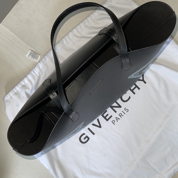 Givenchy Wing Tote w/ detachable pouch. - Picture 10 of 11